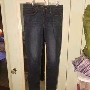 Levi’s Slimming Skinny Jean, High rise, size 32, length 30, dark blue, like new